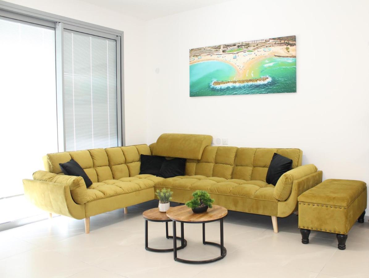 Beach Suite Israel- Private Jacuzzi, Beach View, Gym, Low Fee For Off-Site Indoor Pool & Spa ביץ סוייט ישראל- ג'קוזי פרטי עם נוף ים, אפשרות לבריכה מקורה וספא בתשלום ממש מוזל Ashkelon Eksteriør bilde