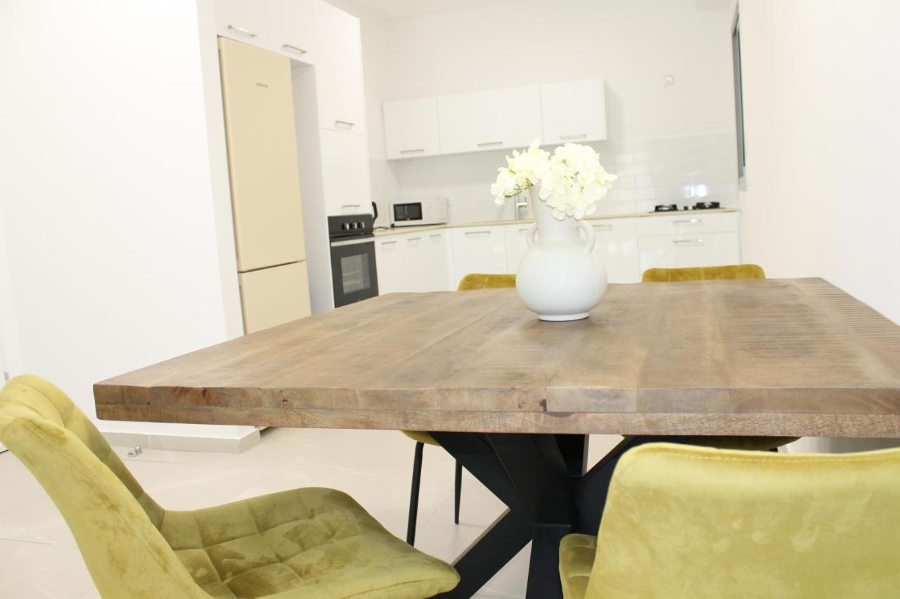 Beach Suite Israel- Private Jacuzzi, Beach View, Gym, Low Fee For Off-Site Indoor Pool & Spa ביץ סוייט ישראל- ג'קוזי פרטי עם נוף ים, אפשרות לבריכה מקורה וספא בתשלום ממש מוזל Ashkelon Eksteriør bilde