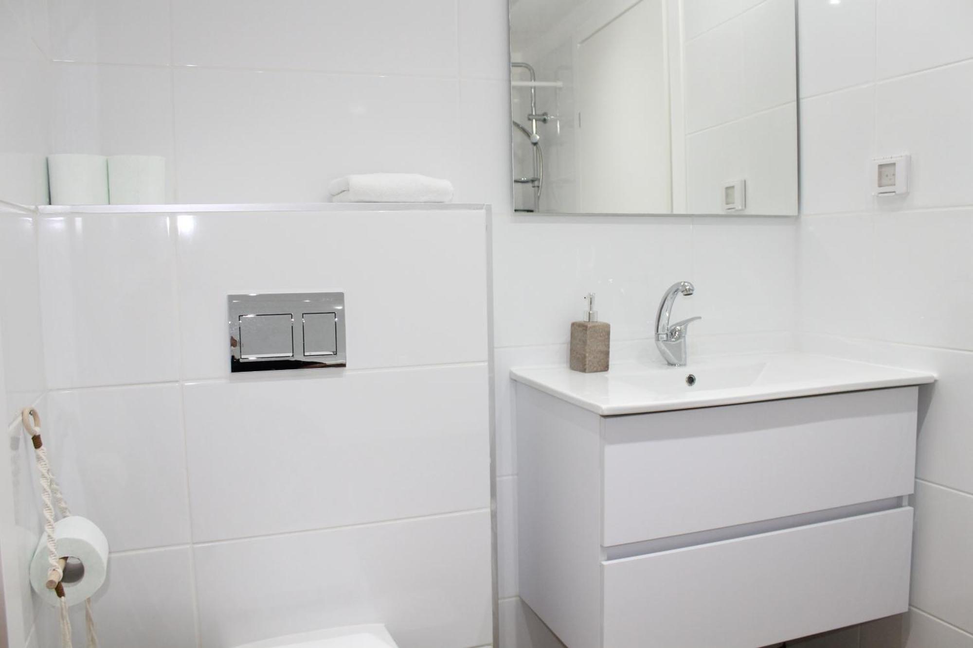 Beach Suite Israel- Private Jacuzzi, Beach View, Gym, Low Fee For Off-Site Indoor Pool & Spa ביץ סוייט ישראל- ג'קוזי פרטי עם נוף ים, אפשרות לבריכה מקורה וספא בתשלום ממש מוזל Ashkelon Eksteriør bilde