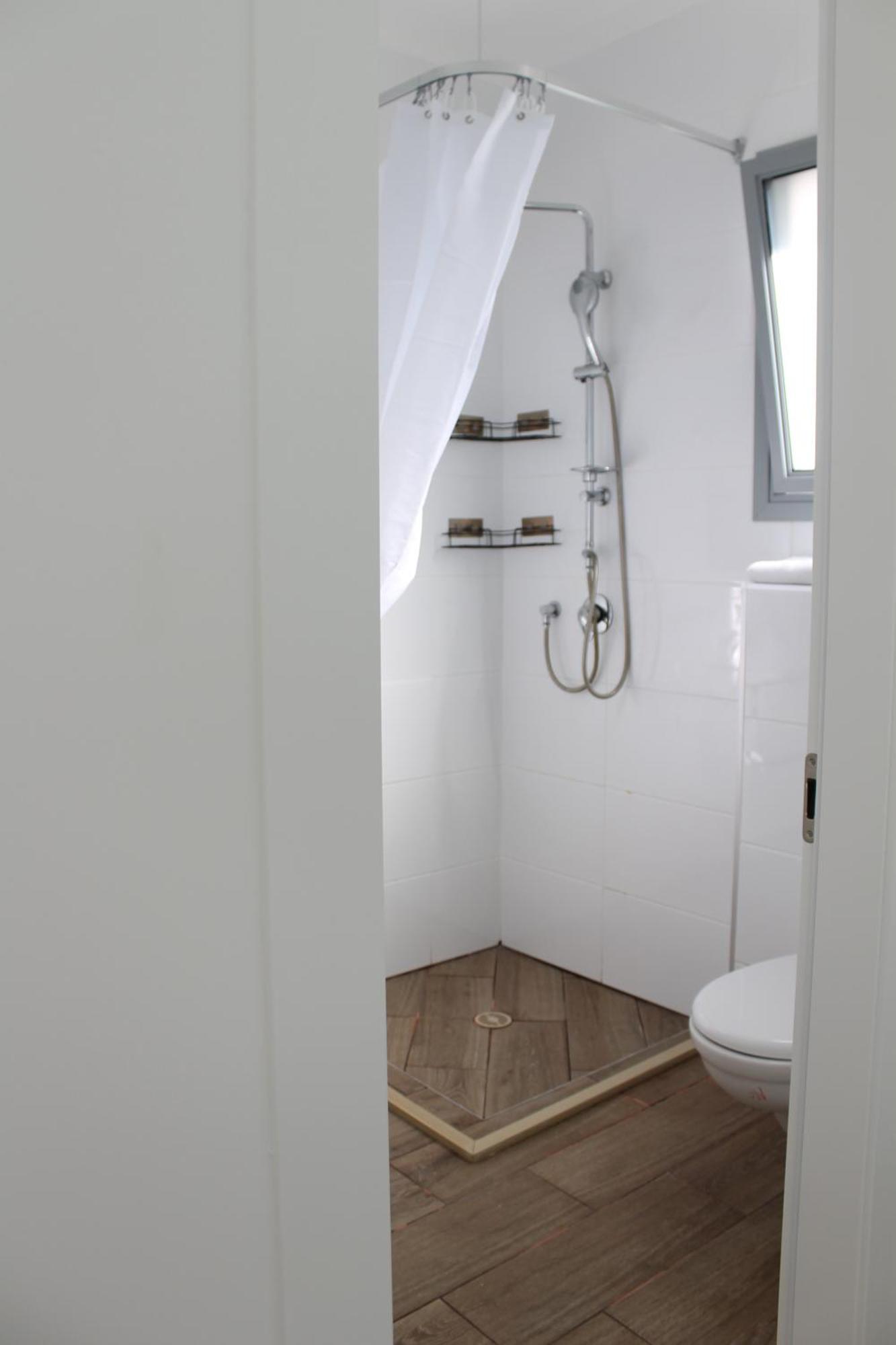 Beach Suite Israel- Private Jacuzzi, Beach View, Gym, Low Fee For Off-Site Indoor Pool & Spa ביץ סוייט ישראל- ג'קוזי פרטי עם נוף ים, אפשרות לבריכה מקורה וספא בתשלום ממש מוזל Ashkelon Eksteriør bilde